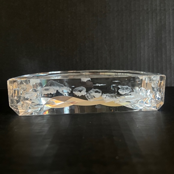 Reserved!! Christmas Nativity Scene 3D Laser Etched Faceted Crystal Glass - Picture 4 of 4